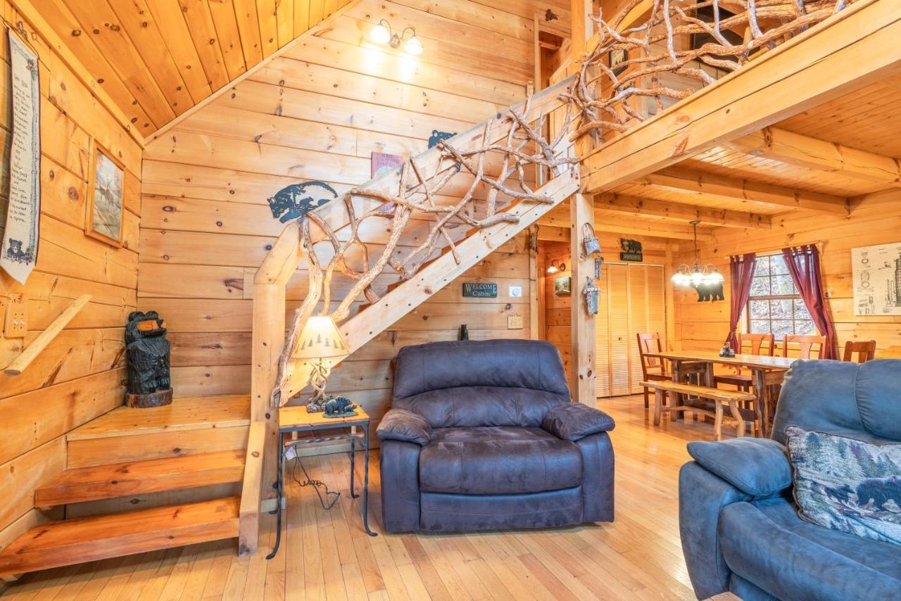 Moonshine Ridge Cabin With Hot Tub And Fire Pit Pigeon Forge Exterior photo