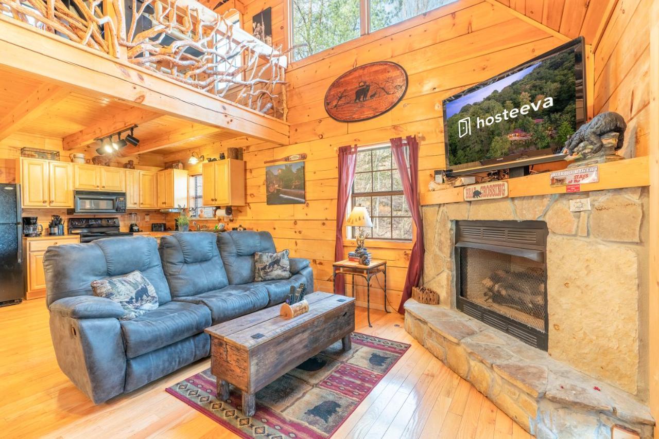 Moonshine Ridge Cabin With Hot Tub And Fire Pit Pigeon Forge Exterior photo