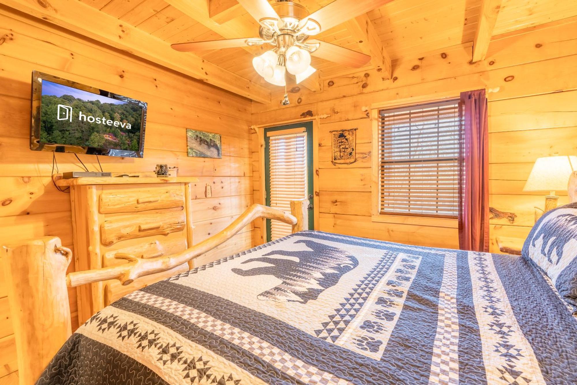 Moonshine Ridge Cabin With Hot Tub And Fire Pit Pigeon Forge Exterior photo